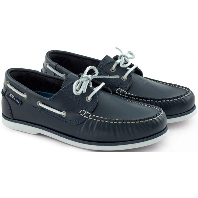 CREW boat shoes in smooth leather Navy