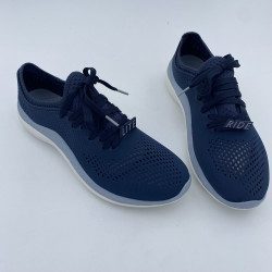 Chaussure Literide Pacer de Crocs Navy